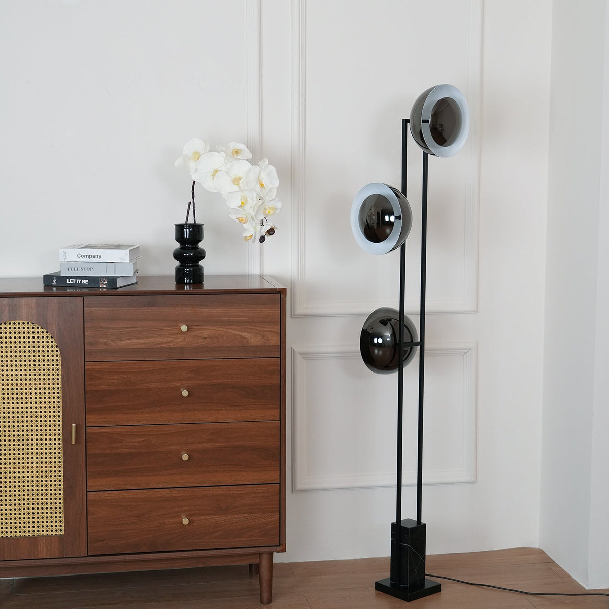 Alio lampadar modern din marmură