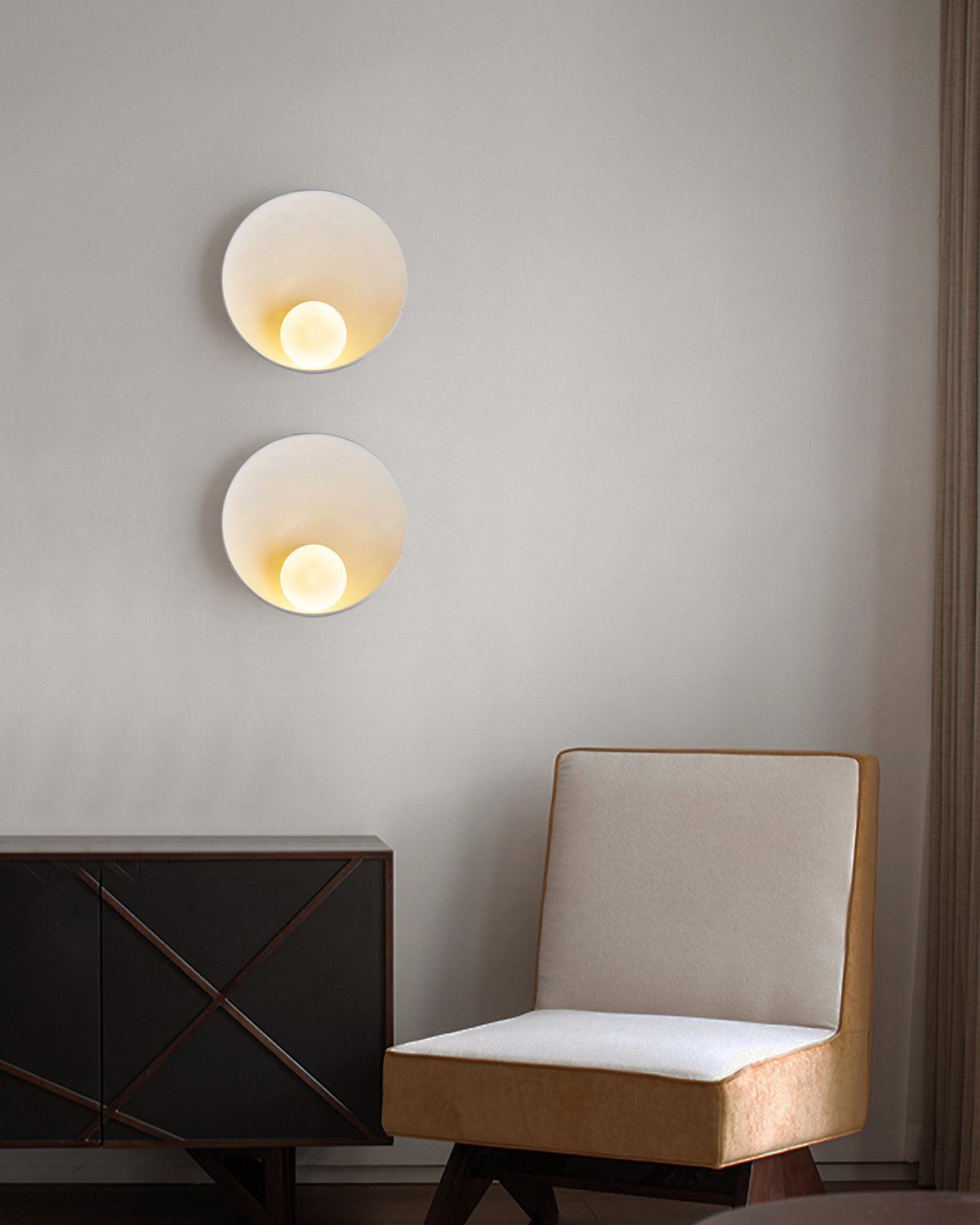 Auria aplică de perete