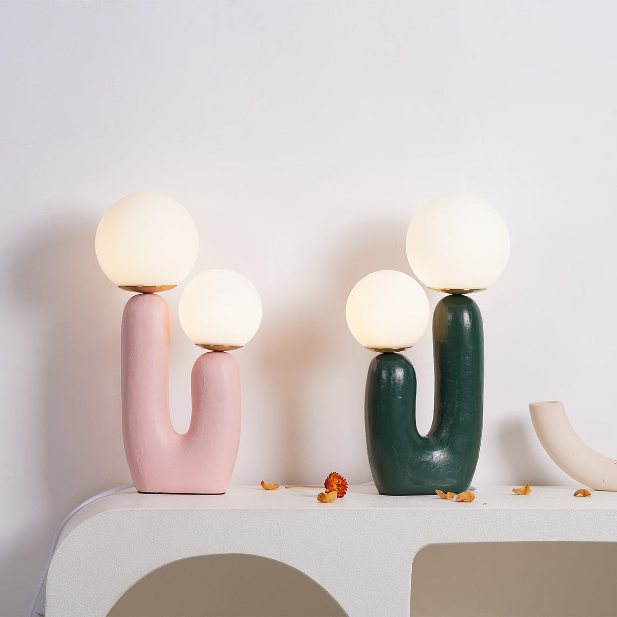 Elyrain lampă de masă din rășină, artistică