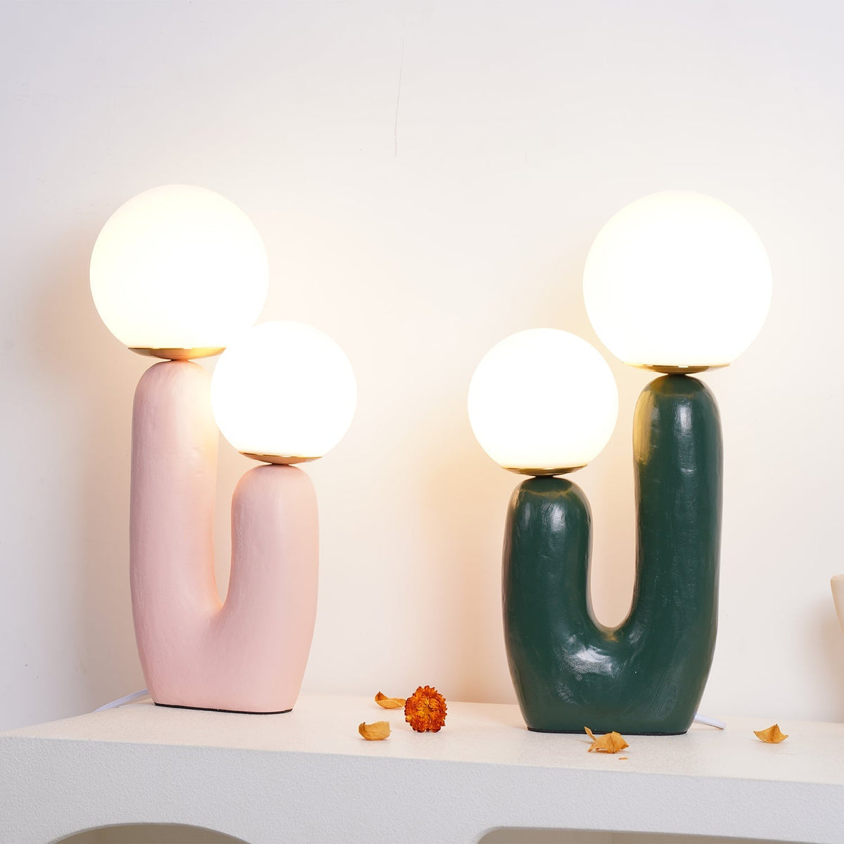 Elyrain lampă de masă din rășină, artistică