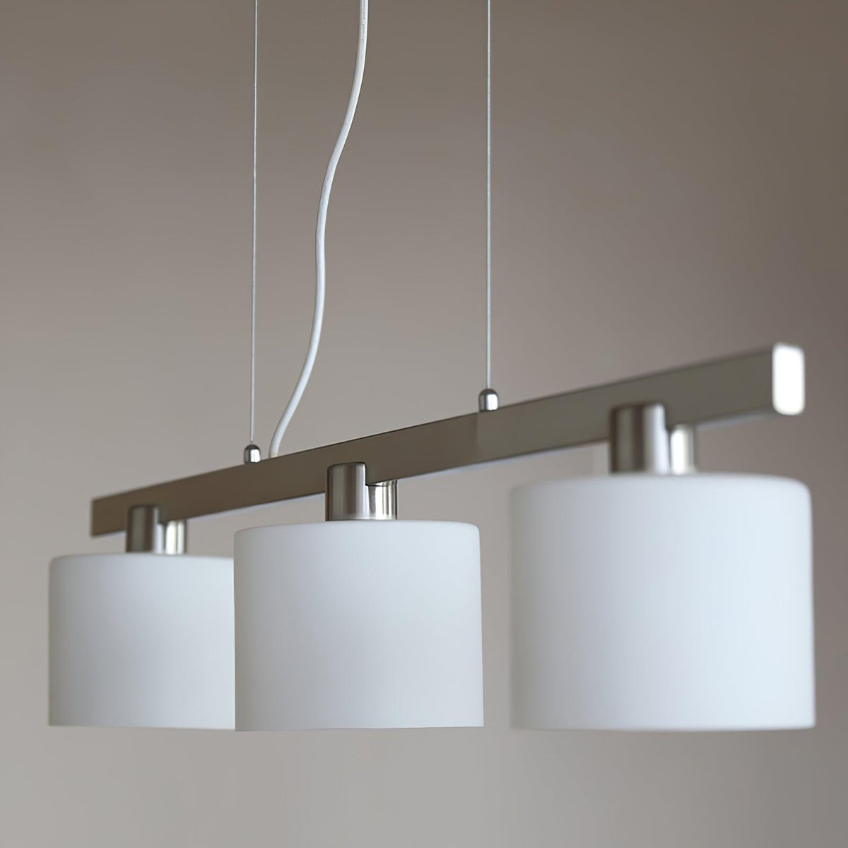 Arisha Cluster lampă suspendată albă, 3 surse de lumină, din metal/sticlă