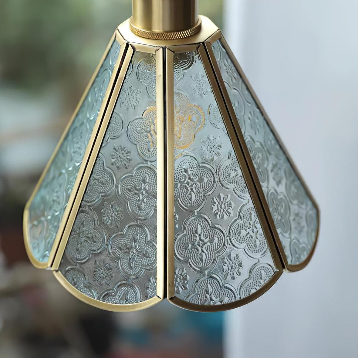 Arvane lampă suspendată din alamă și sticlă, elegantă