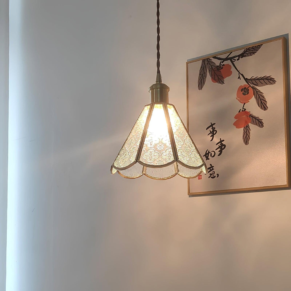 Arvane lampă suspendată din alamă și sticlă, elegantă
