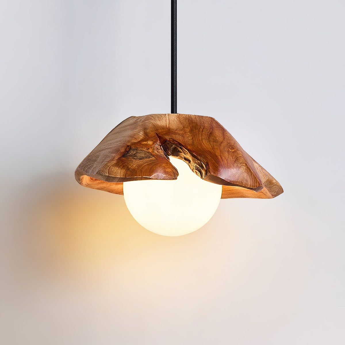 Rininora lampă suspendată sculpturală din lemn cu rozetă de tavan
