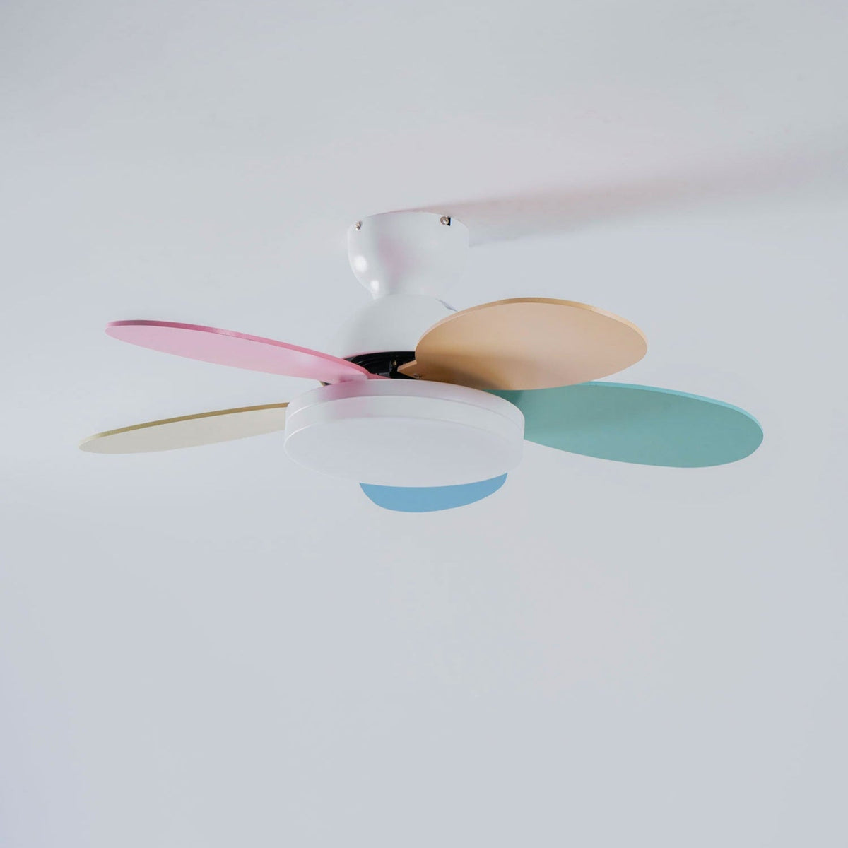 Eireise ventilator de tavan cu lumină din sticlă, multicolor, pentru camera copiilor