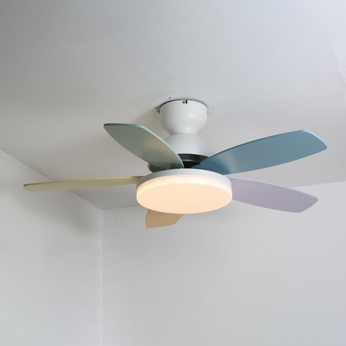 Eireise ventilator de tavan cu lumină din sticlă, multicolor, pentru camera copiilor