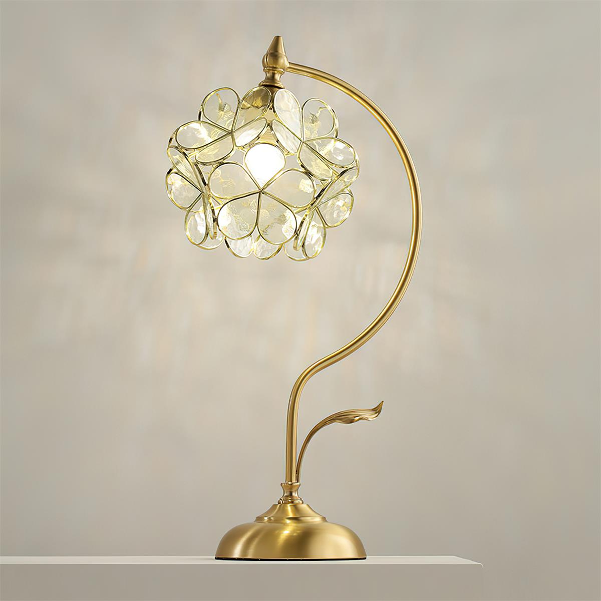Terienaya lampă de masă