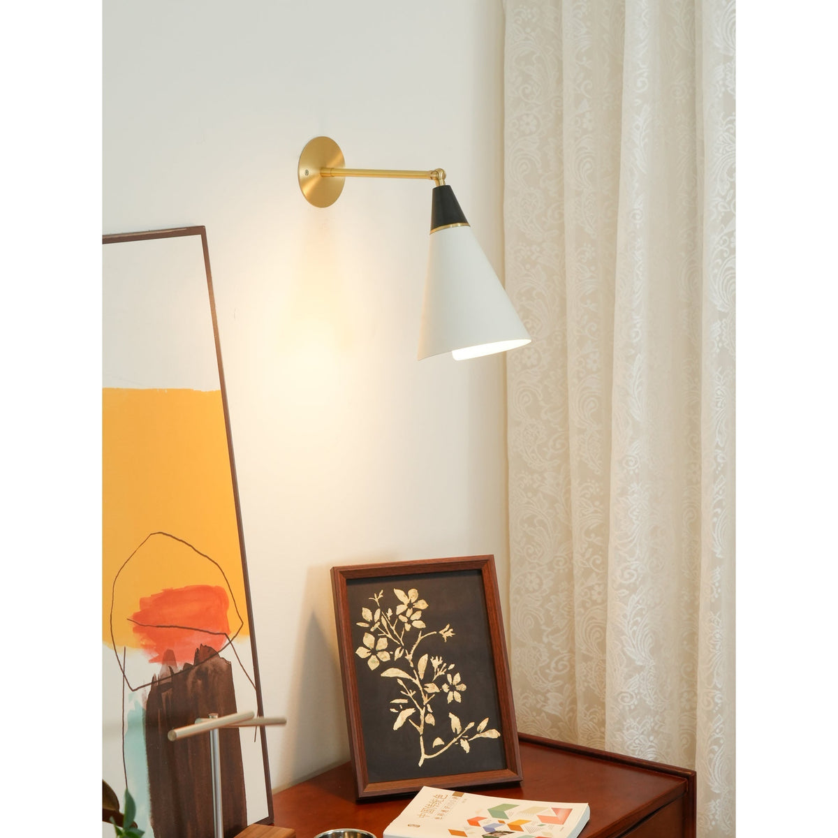 Miraenne aplică de perete