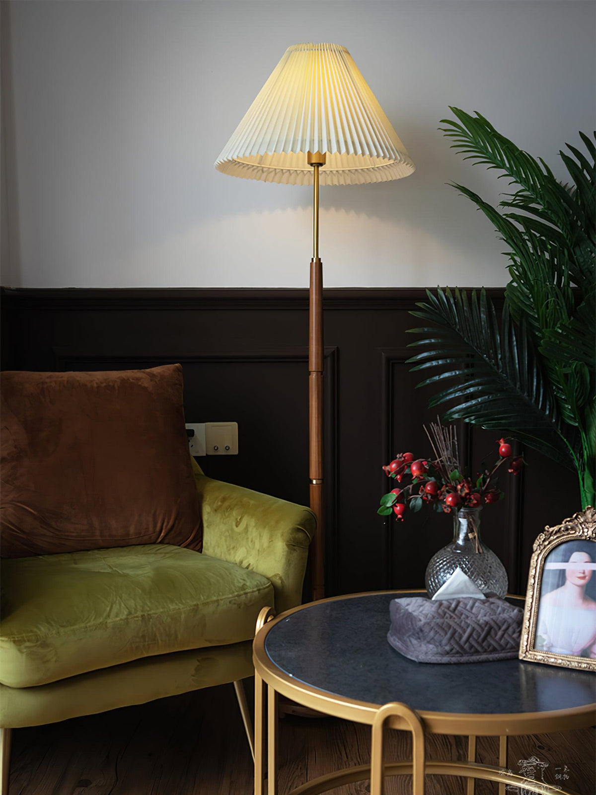 Syleina lampadar minimalist din lemn