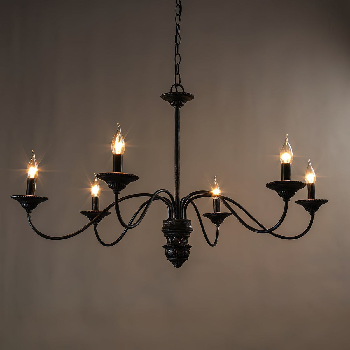 Lumoissa candelabru