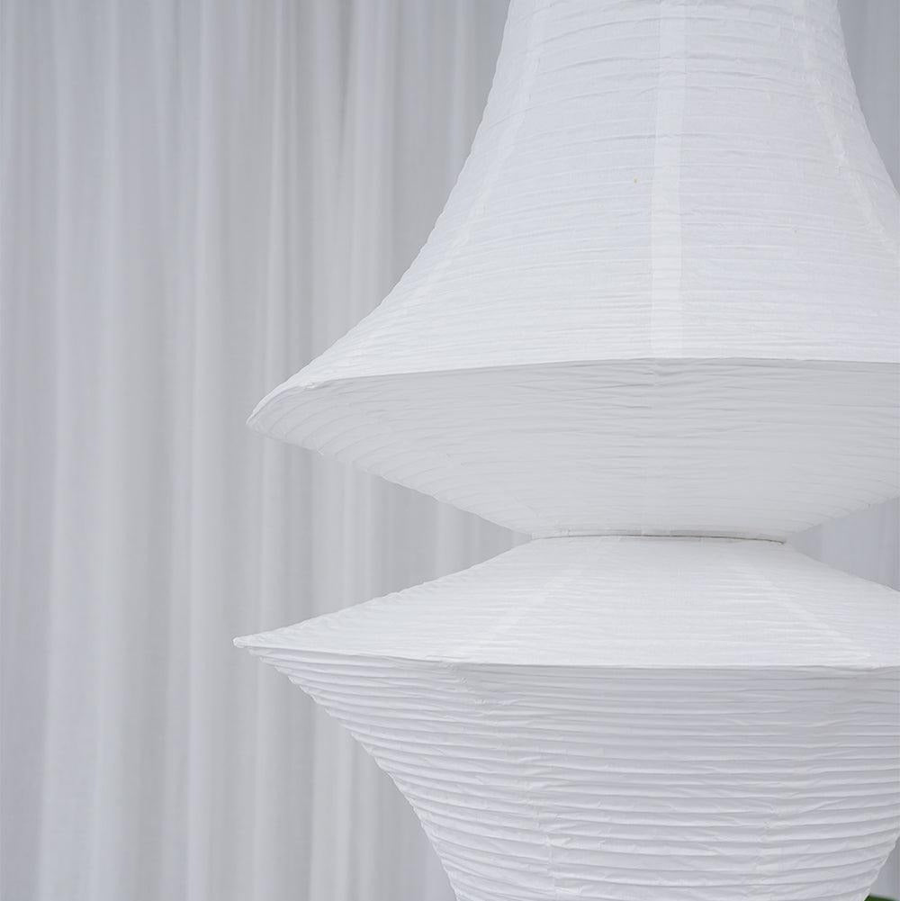 Faye lampă suspendată din hârtie, sculpturală, verticală