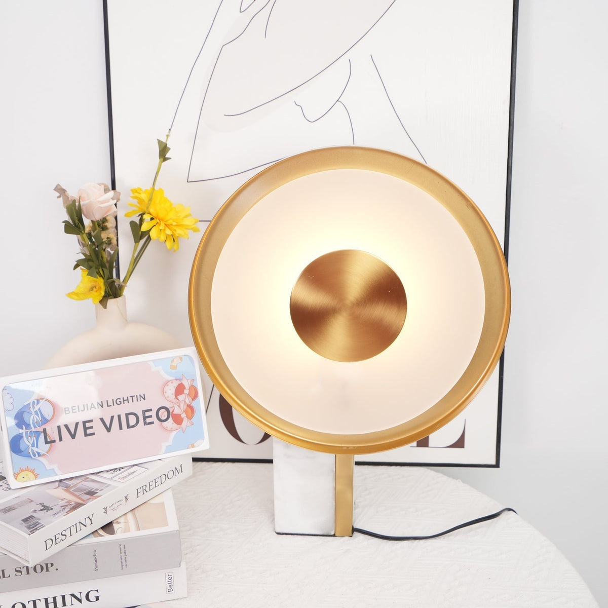 Tessain lampă de masă minimalistă din marmură