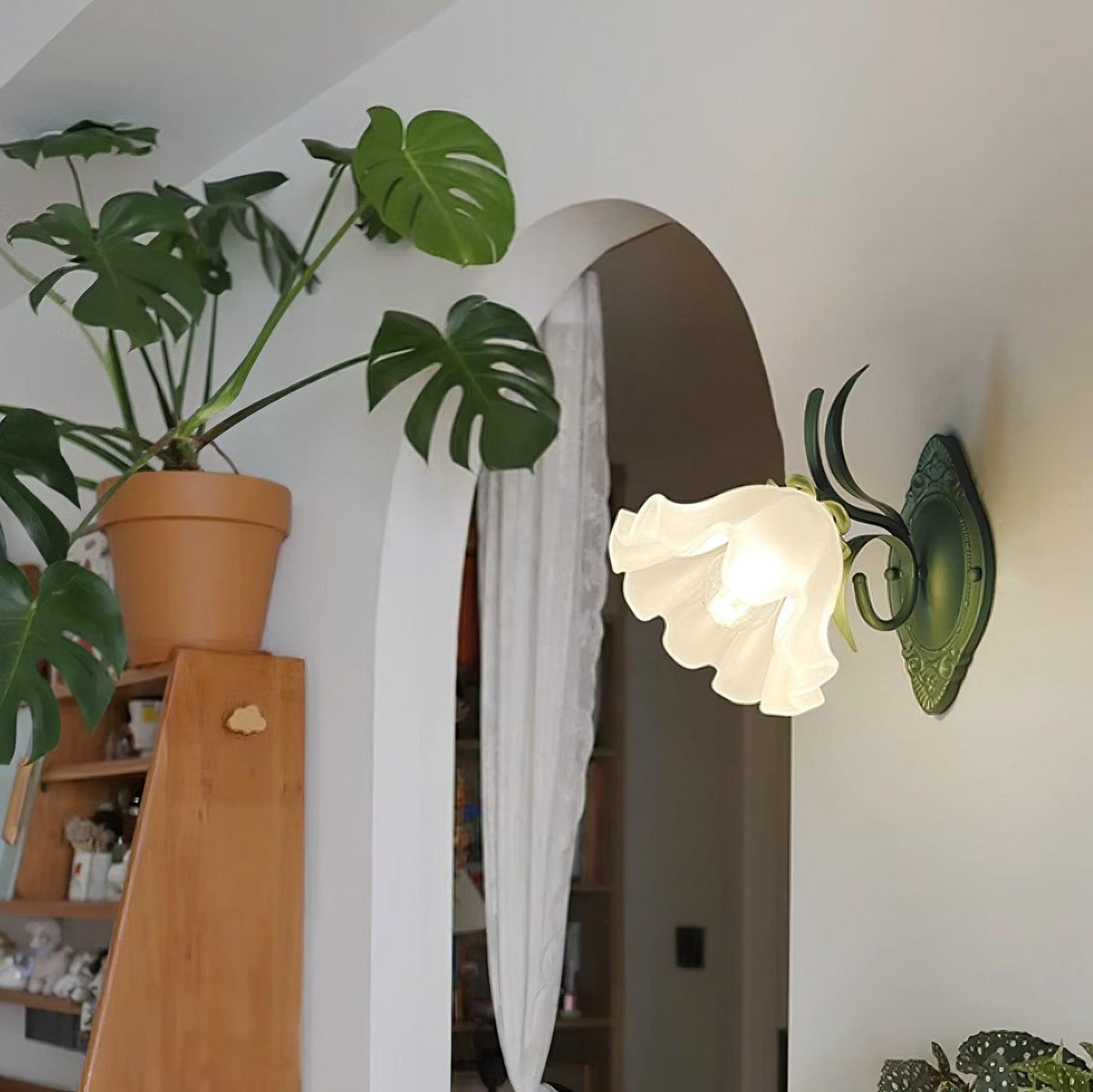 Aplică de perete Vintage cu Abajur Floral din sticlă pentru dormitor și living