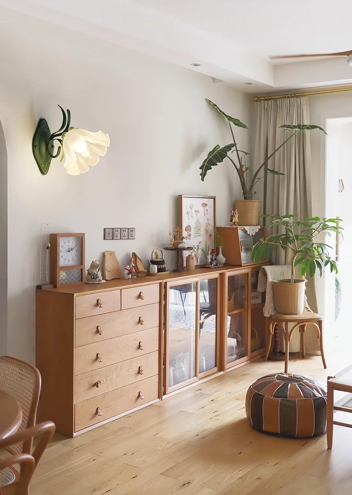 Aplică de perete Vintage cu Abajur Floral din sticlă pentru dormitor și living