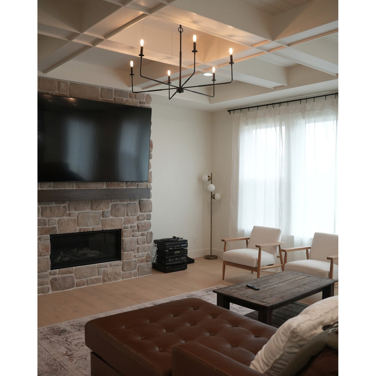 Blikuvyi candelabru din metal, modern, industrial, minimalist