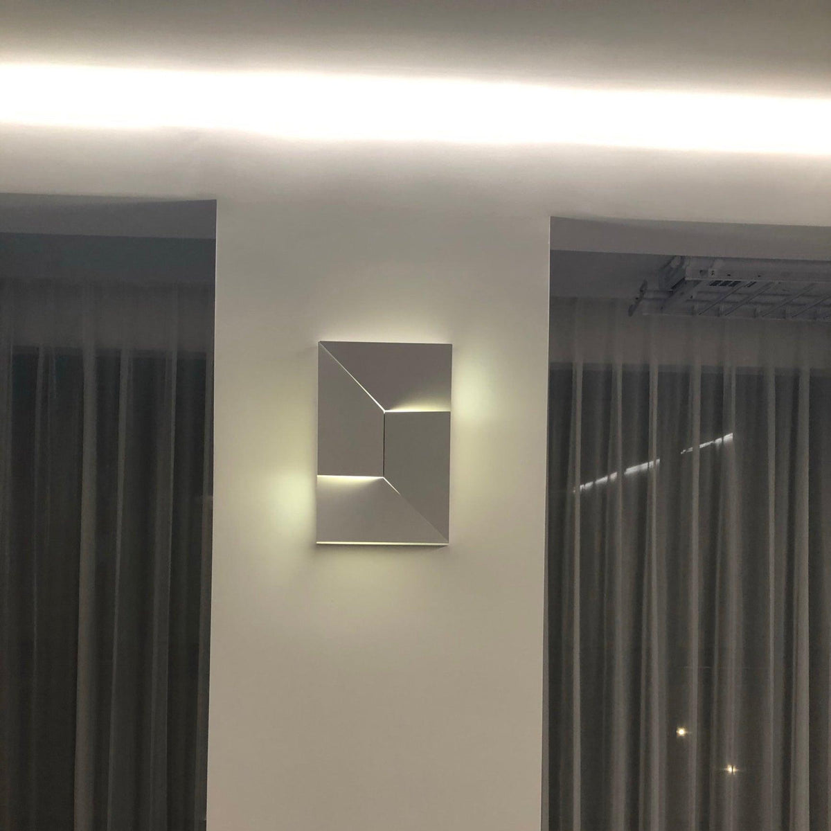 Deloza Shadows Rechargeable Grand Sconce aplică de perete