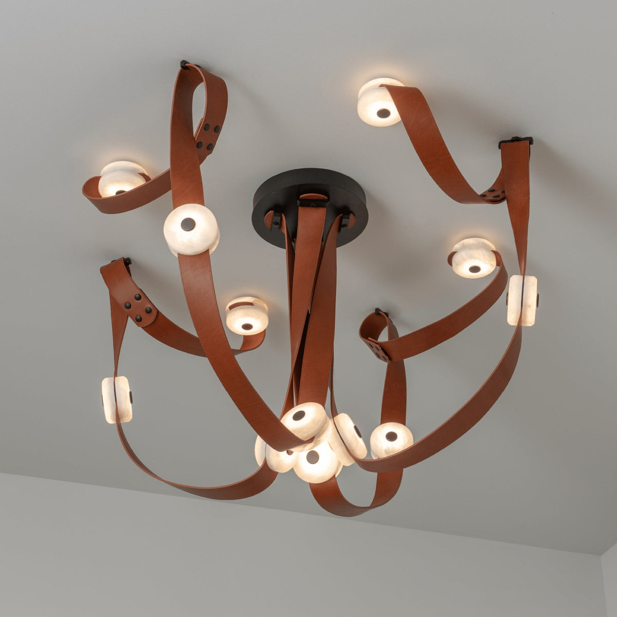 Nivuella candelabru din alabastru