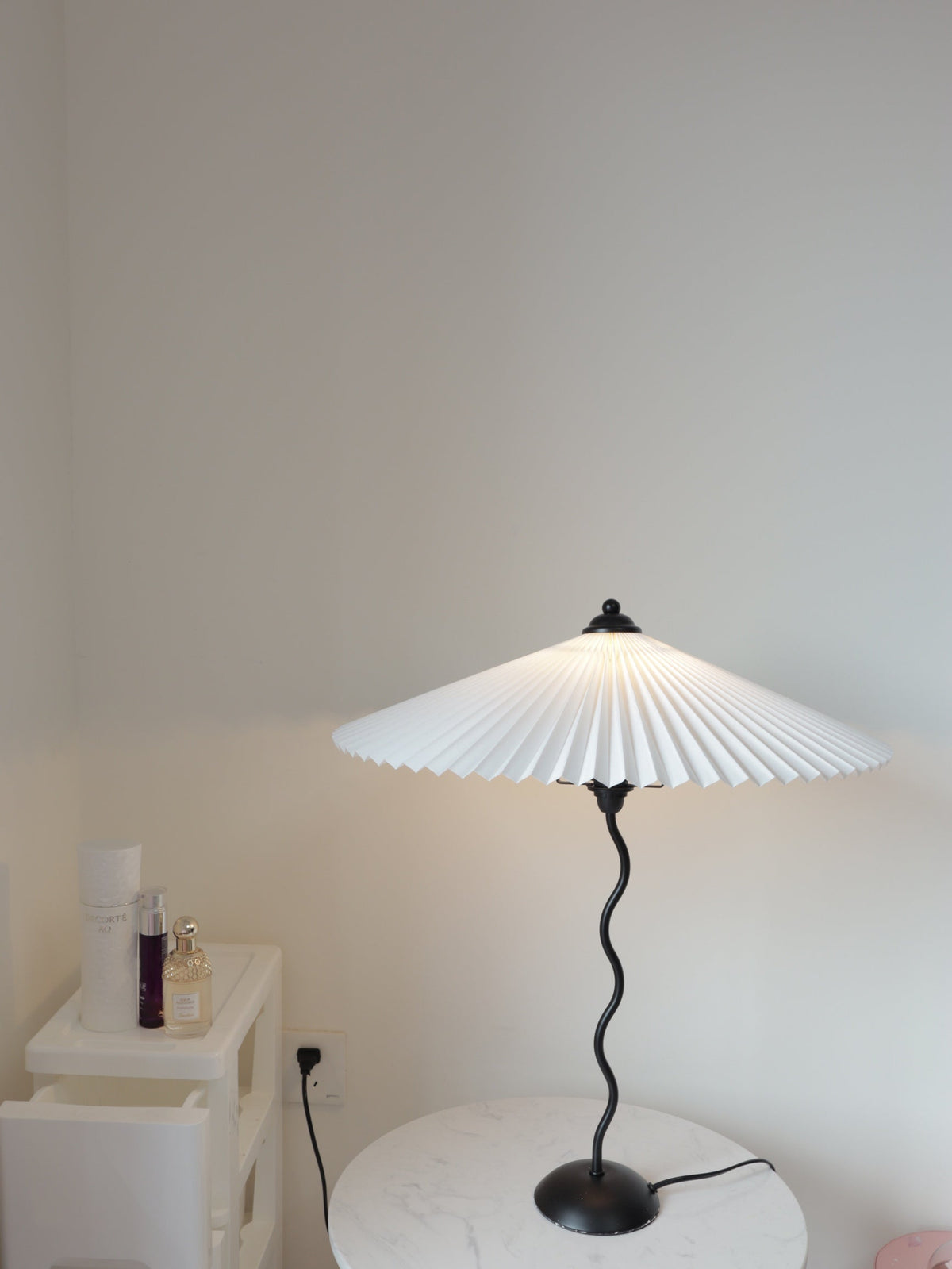Vioro lampă de masă cu abajur textil