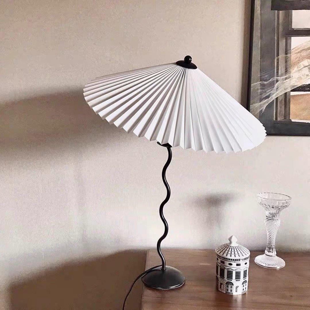 Vioro lampă de masă cu abajur textil