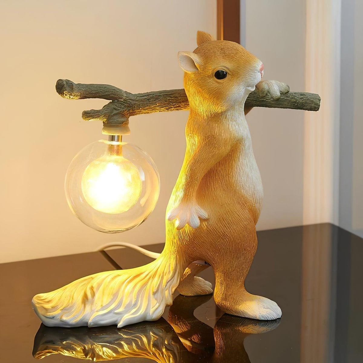 Squirrel lampă de masă