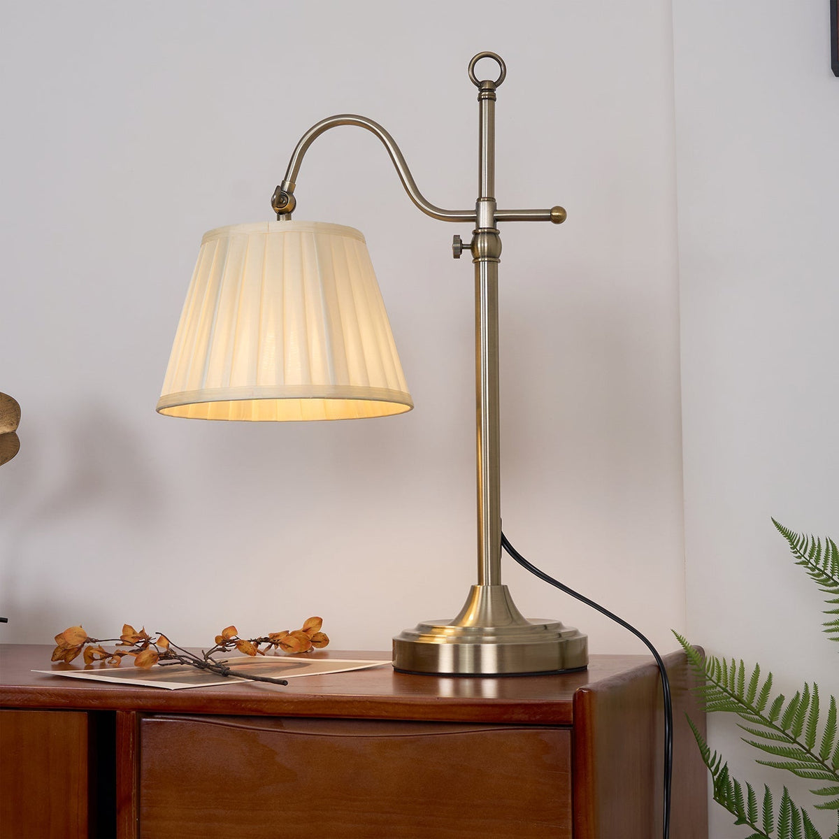 Avenuora lampă de masă vintage