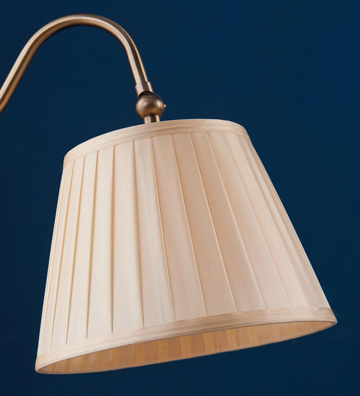 Avenuora lampă de masă vintage