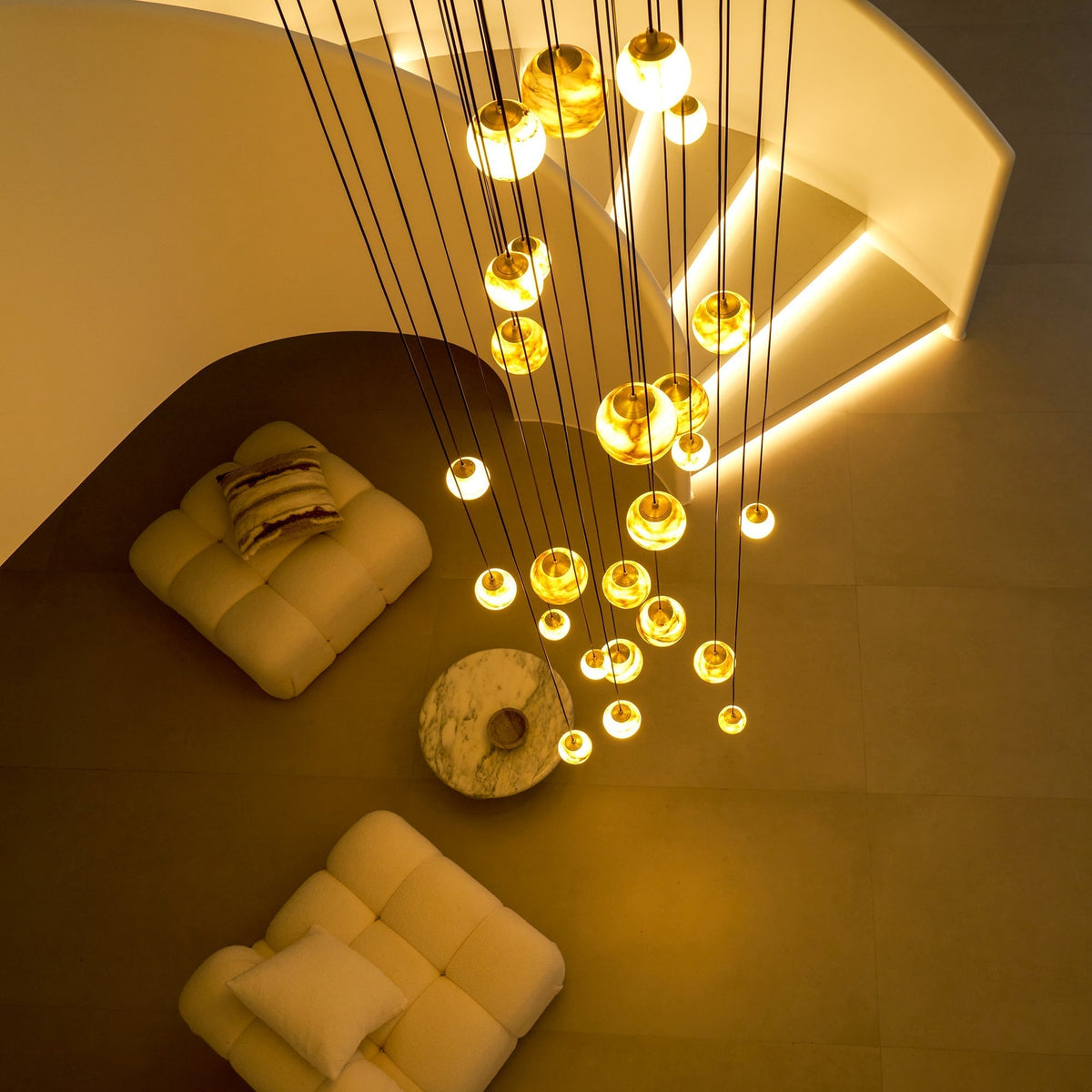 Sultana candelabru din alabastru cu formă de cluster orb cascade