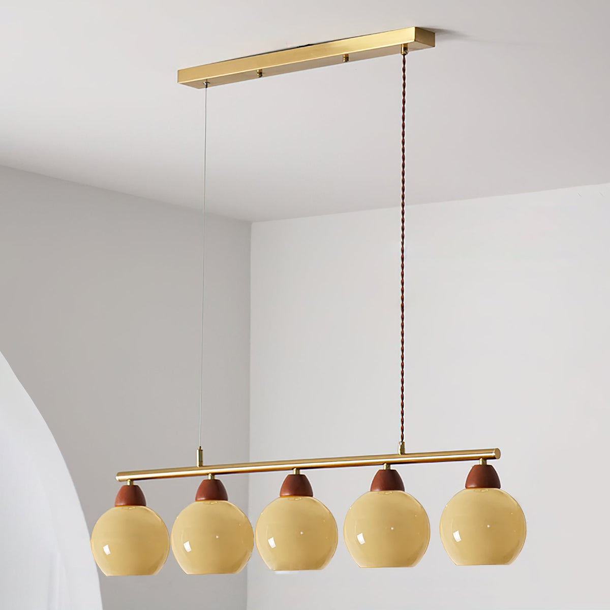Lioruella suflat manual candelabru din sticlă