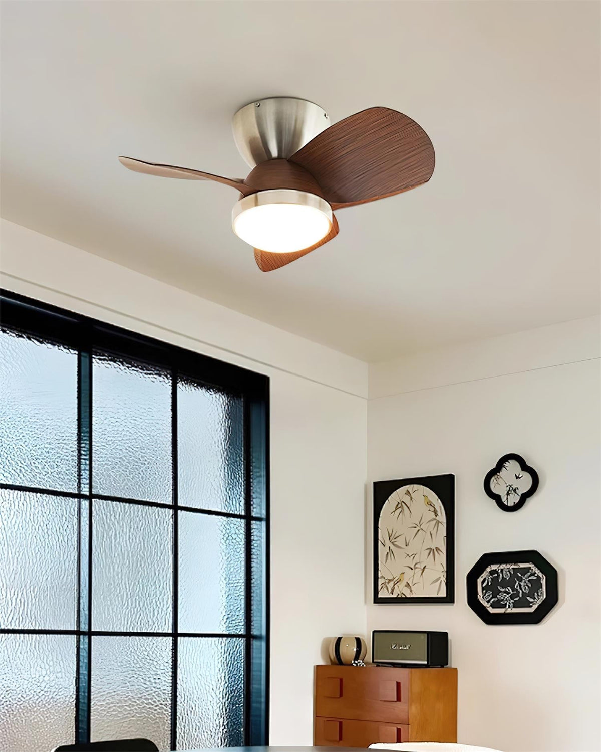 Lioraleria ventilator de tavan cu lumină