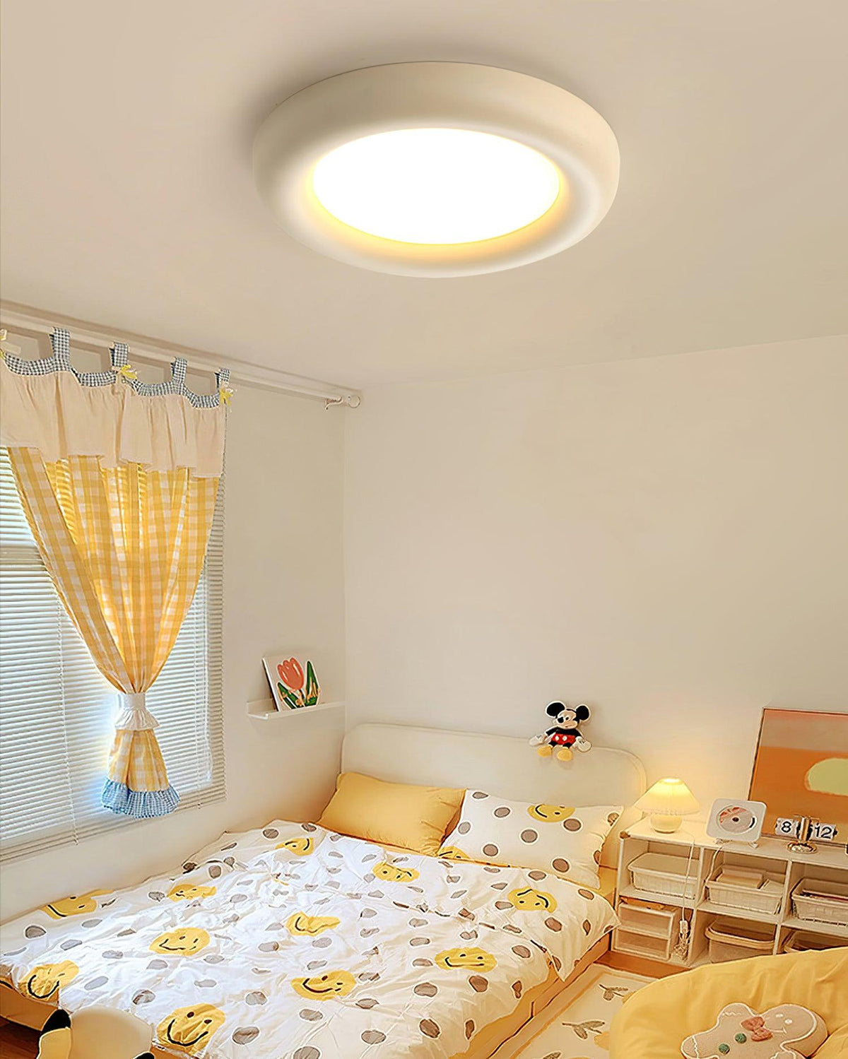 Plafonieră aplicată bej cu rozetă de tavan minimalist
