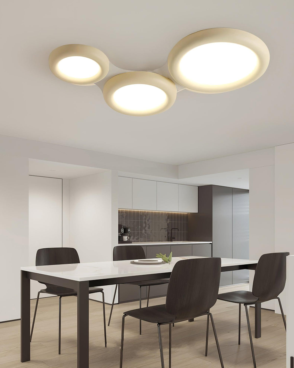 Plafonieră aplicată bej cu rozetă de tavan minimalist