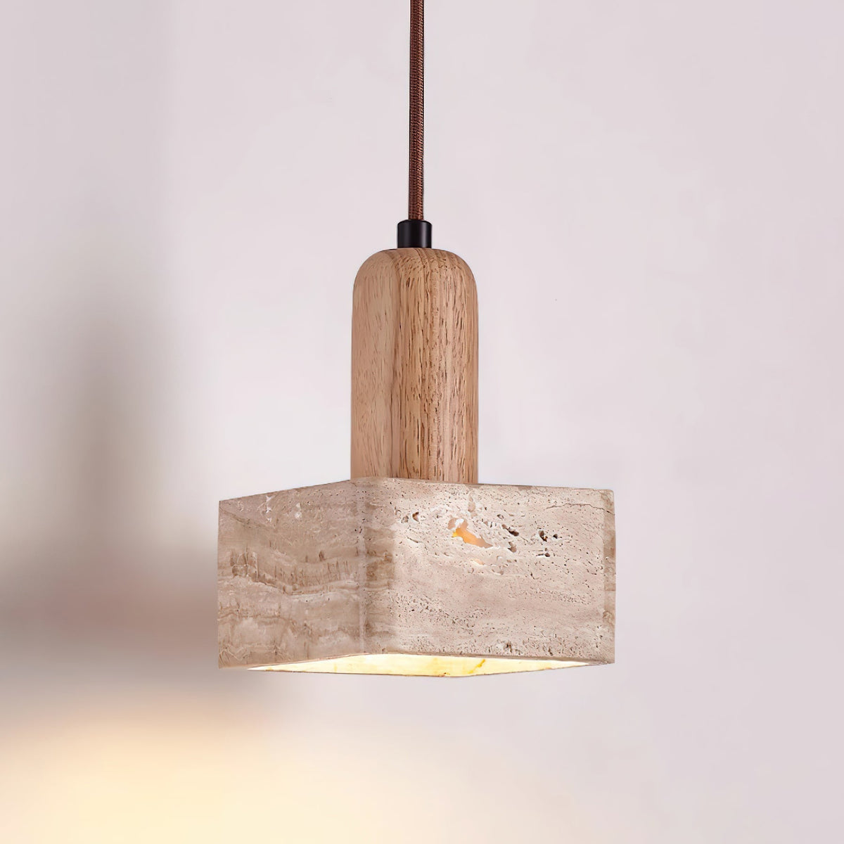 Lava lampă suspendată din travertin, pătrată