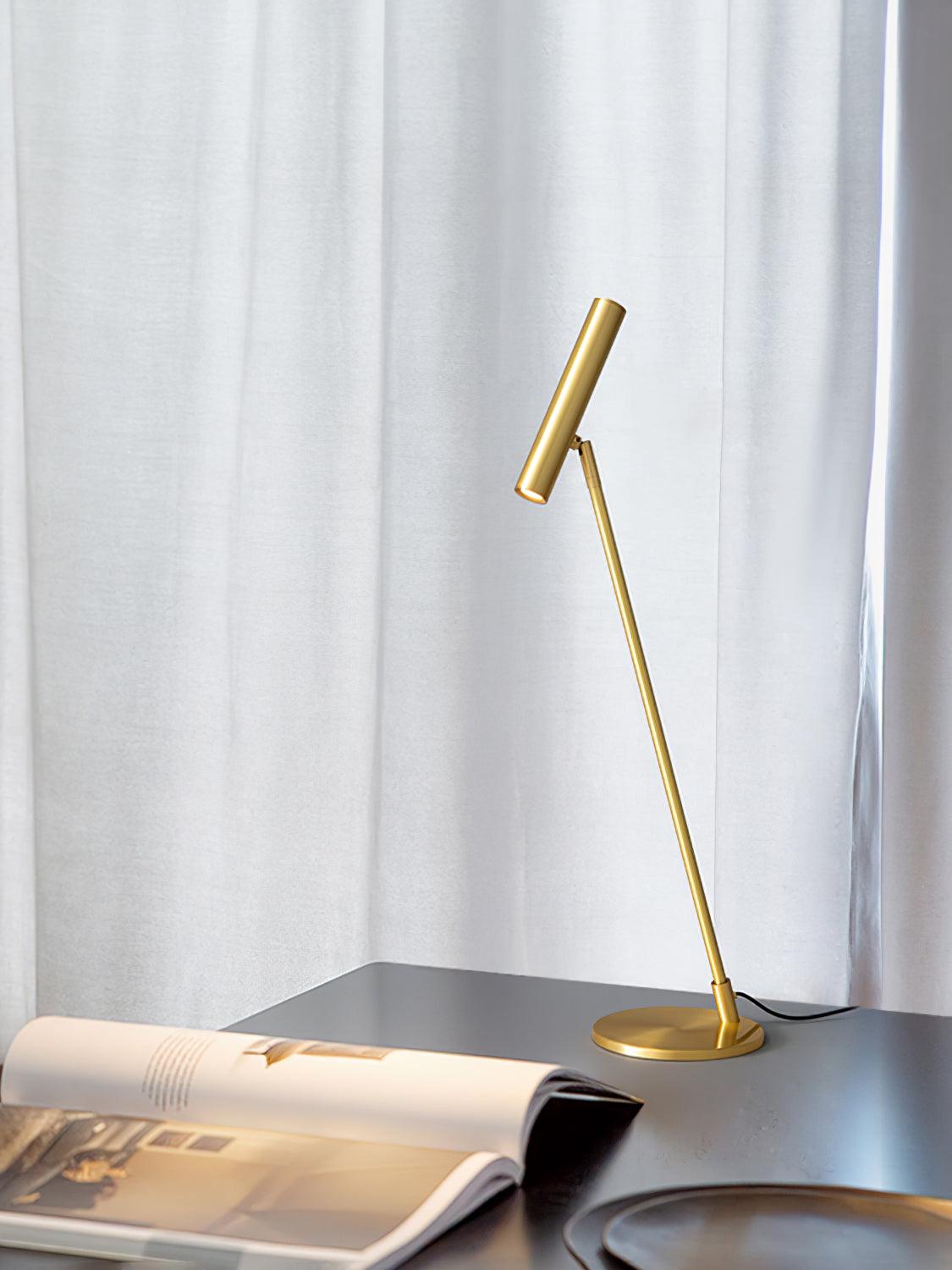 Anor lampă de masă minimalistă