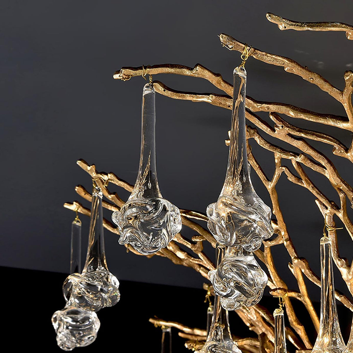 Abeleisa candelabru din ramuri de copac, alamă și cristal