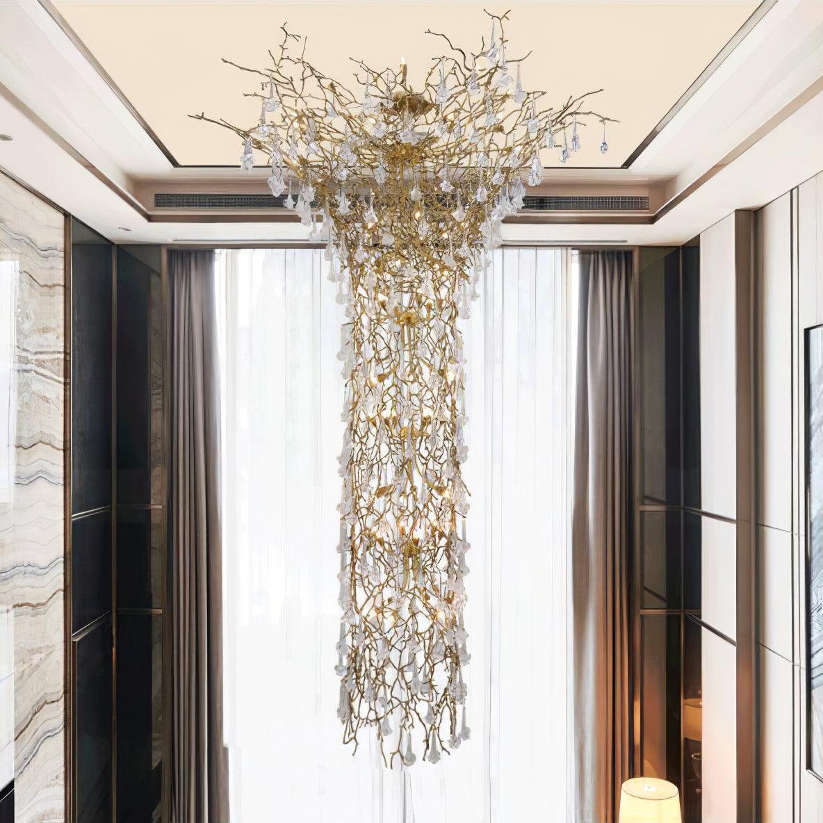 Abeleisa candelabru din ramuri de copac, alamă și cristal