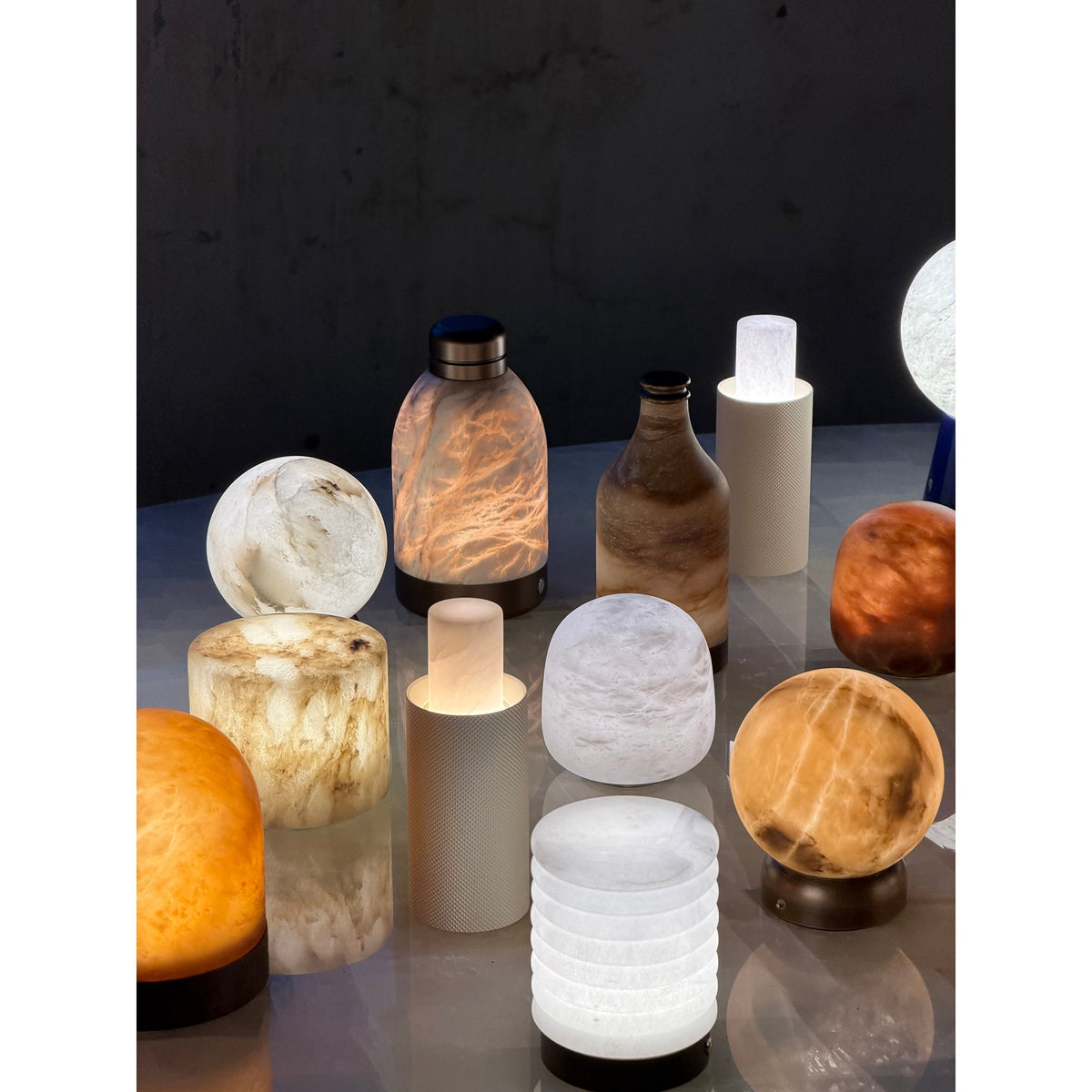 Trevi Orb lampă de masă portabilă (reîncărcabilă)
