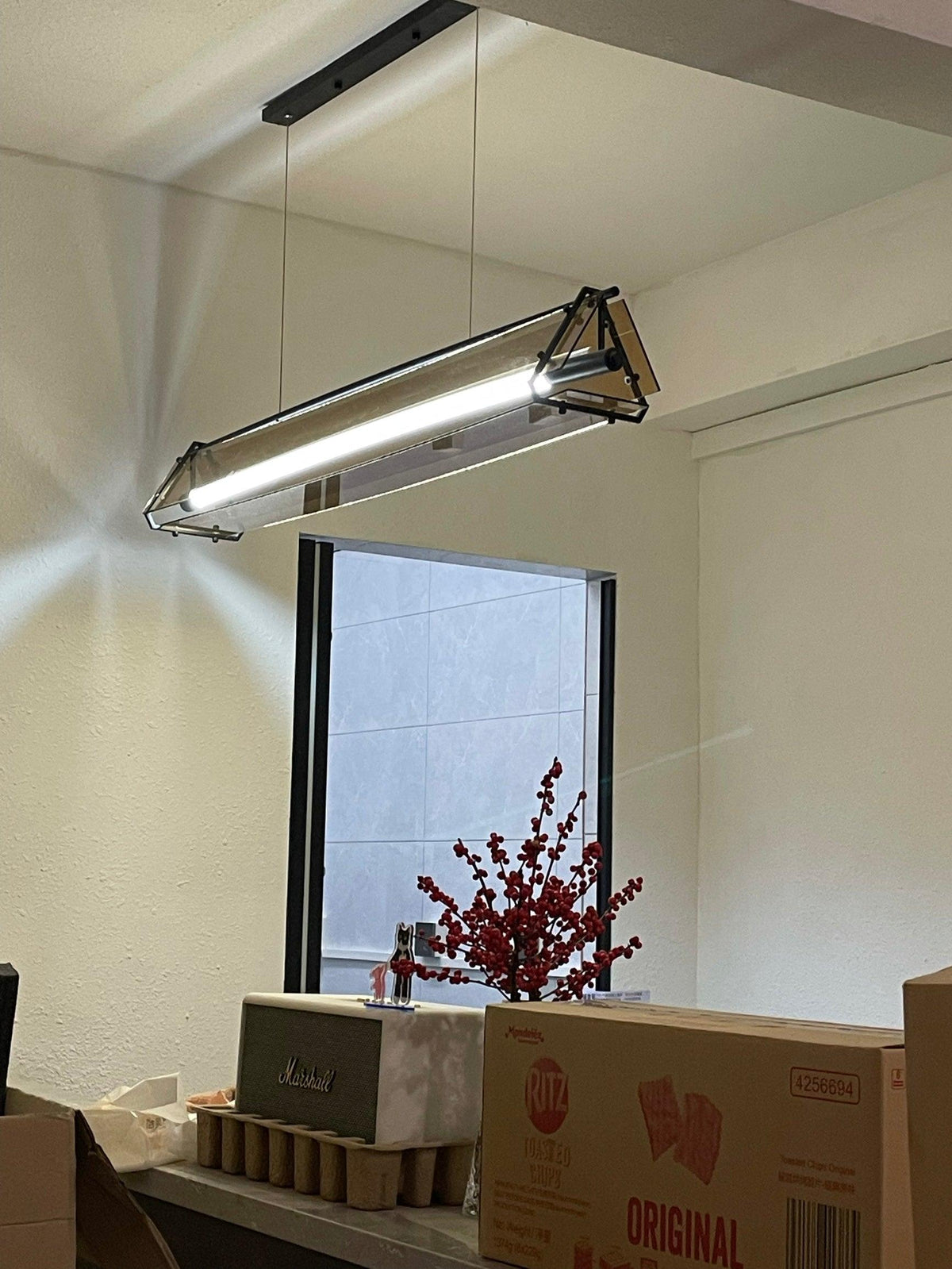 Carven lampă suspendată minimalistă din sticlă