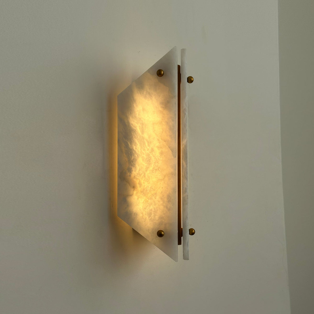 Terianelle aplică de perete