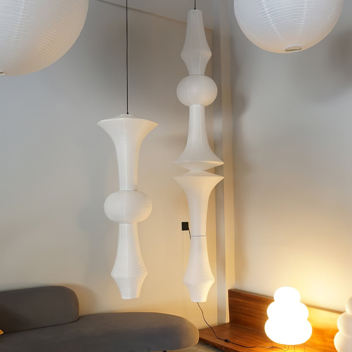 Faye lampă suspendată din hârtie, sculpturală, verticală