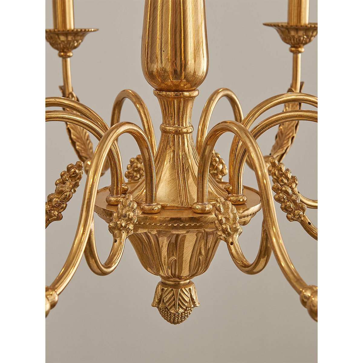 Casivissa candelabru din alamă