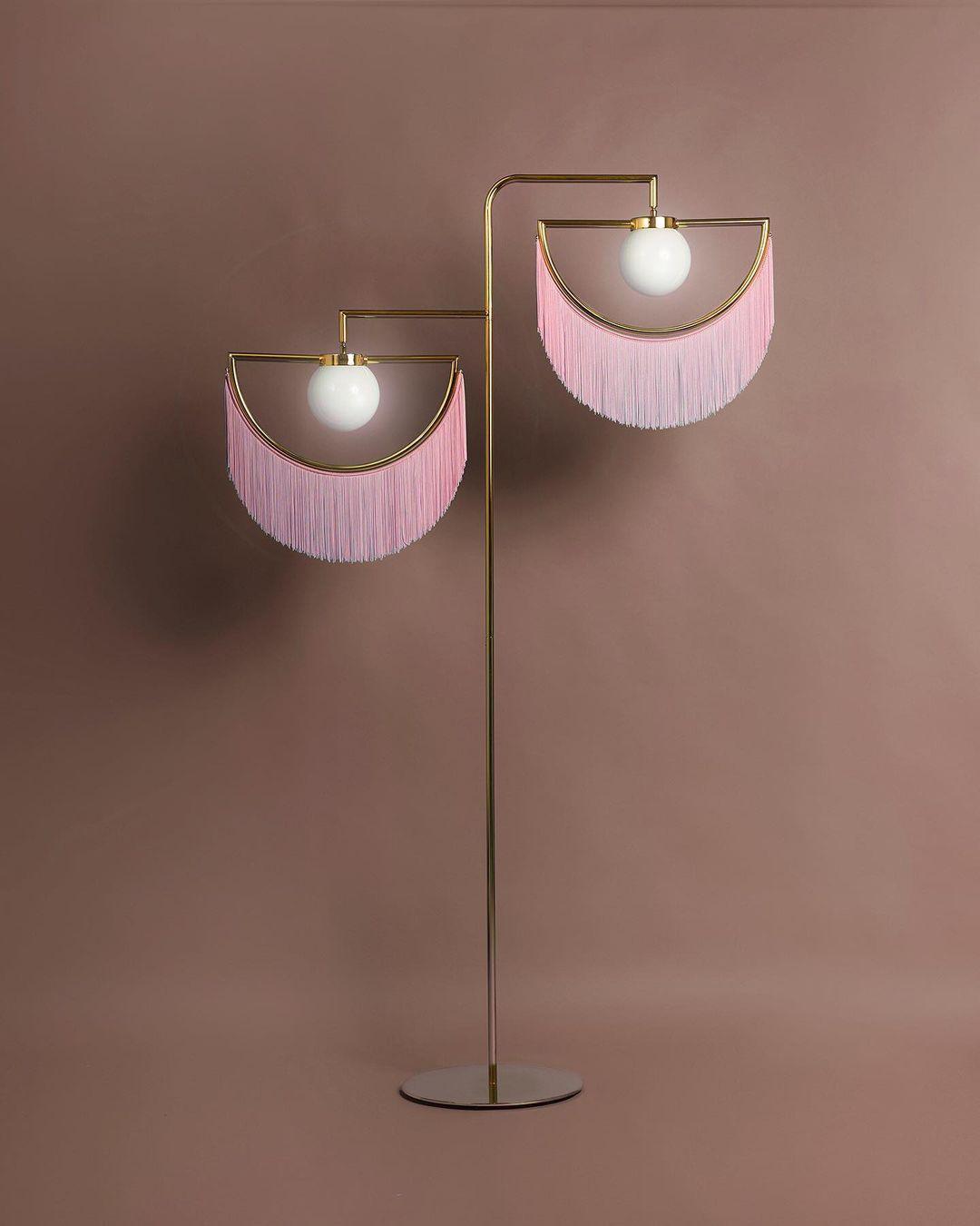 Dexe lampadar modern