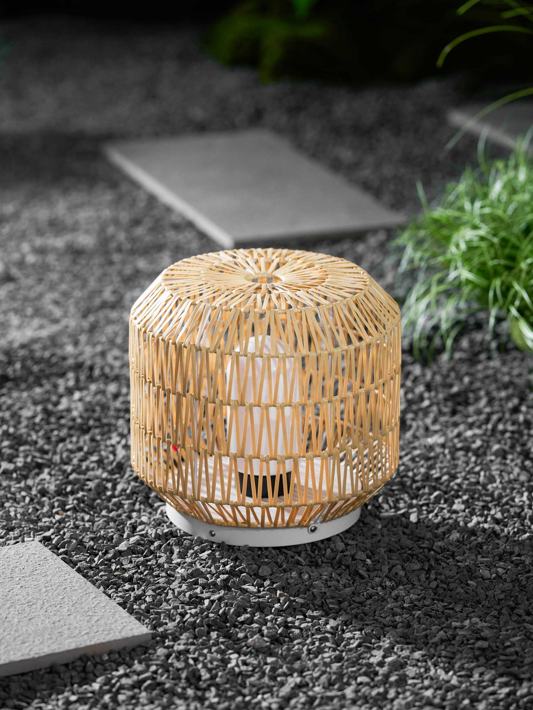 Lampă suspendată din ratan natural exterior
