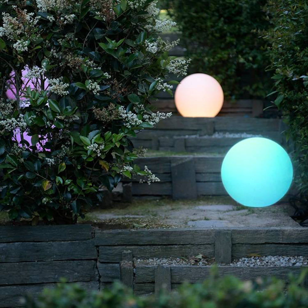 Ray corp de iluminat pentru exterior alb din rășină, minimalist, cu glob, LED