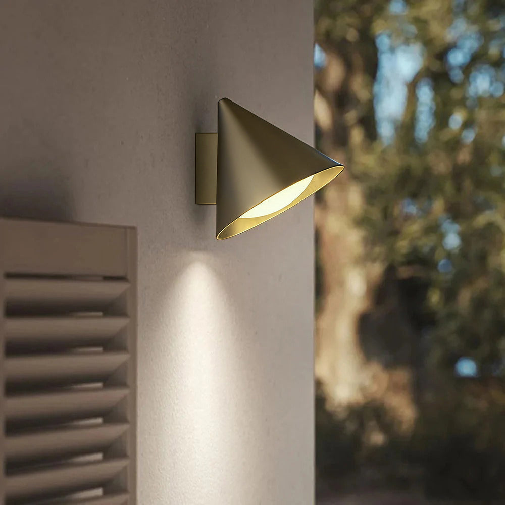 Ray aplică de perete modernă minimalistă conică din metal pentru exterior impermeabil, neagră/aurie