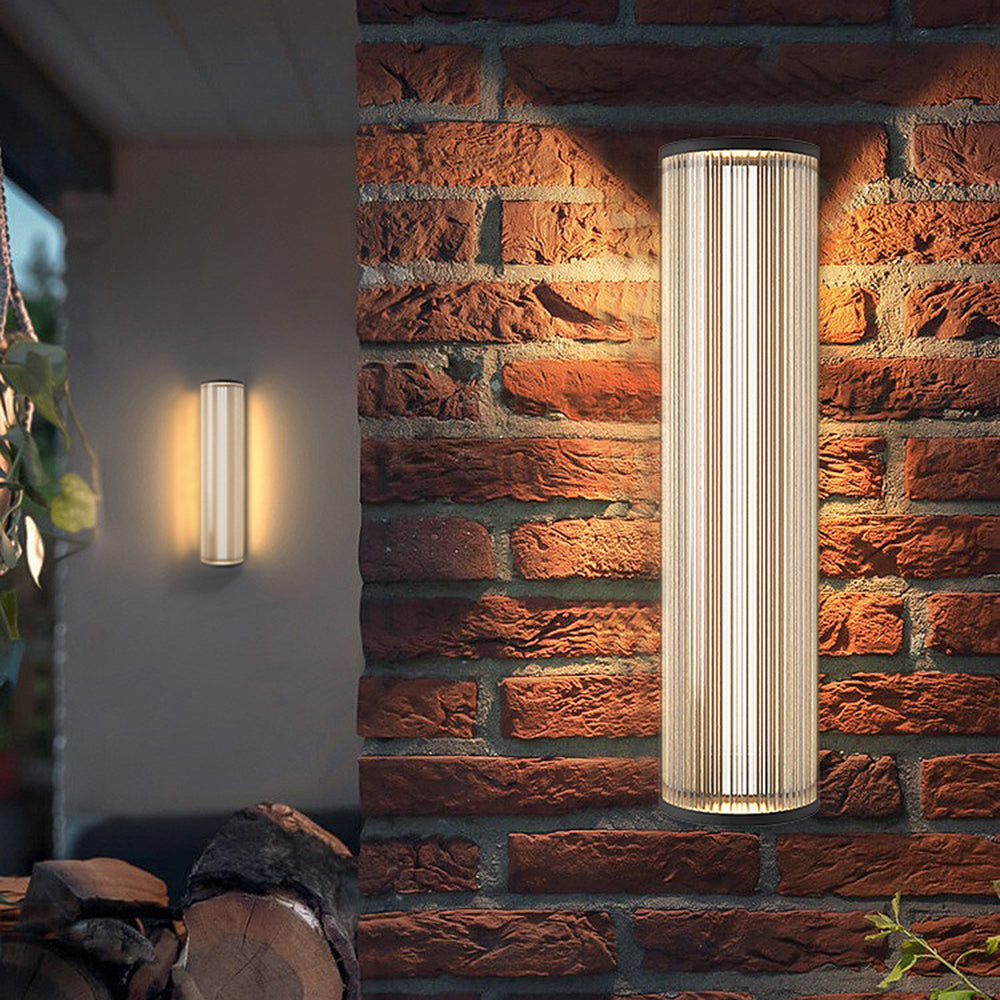 Ray aplică de perete modernă semi-cilindrică pentru exterior din metal/ acrilic, transparentă/neagră