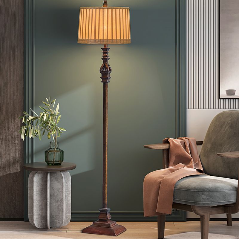 Eryn Vintage lampadar din Rășină și Țesătură, Maro
