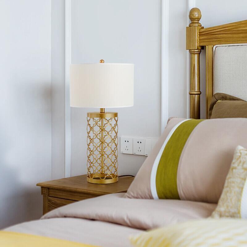 Selisise lampă de masă modernă