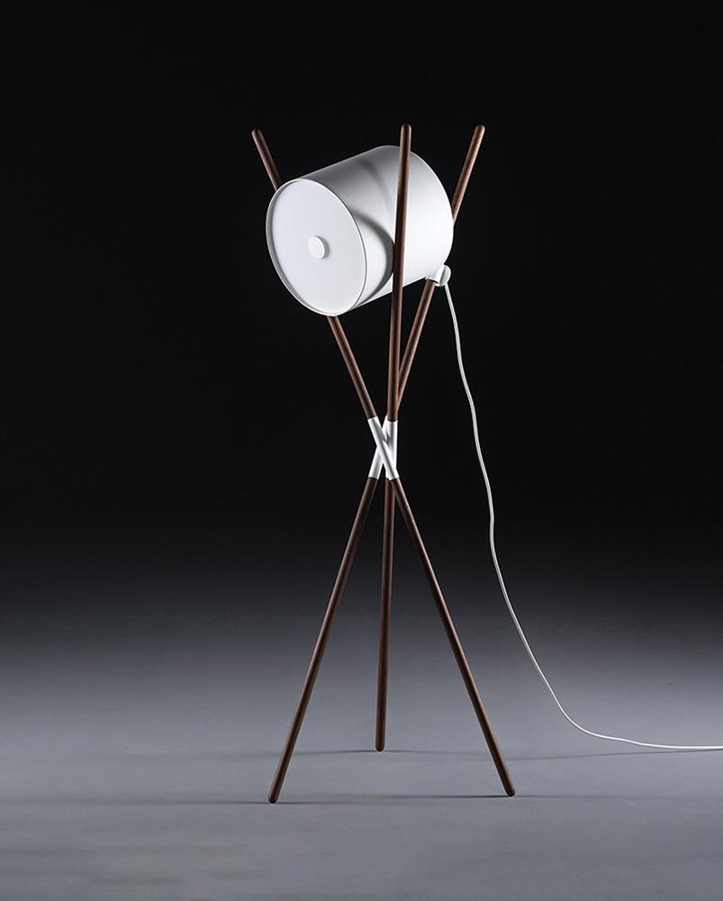 Syloena lampadar contemporan din lemn