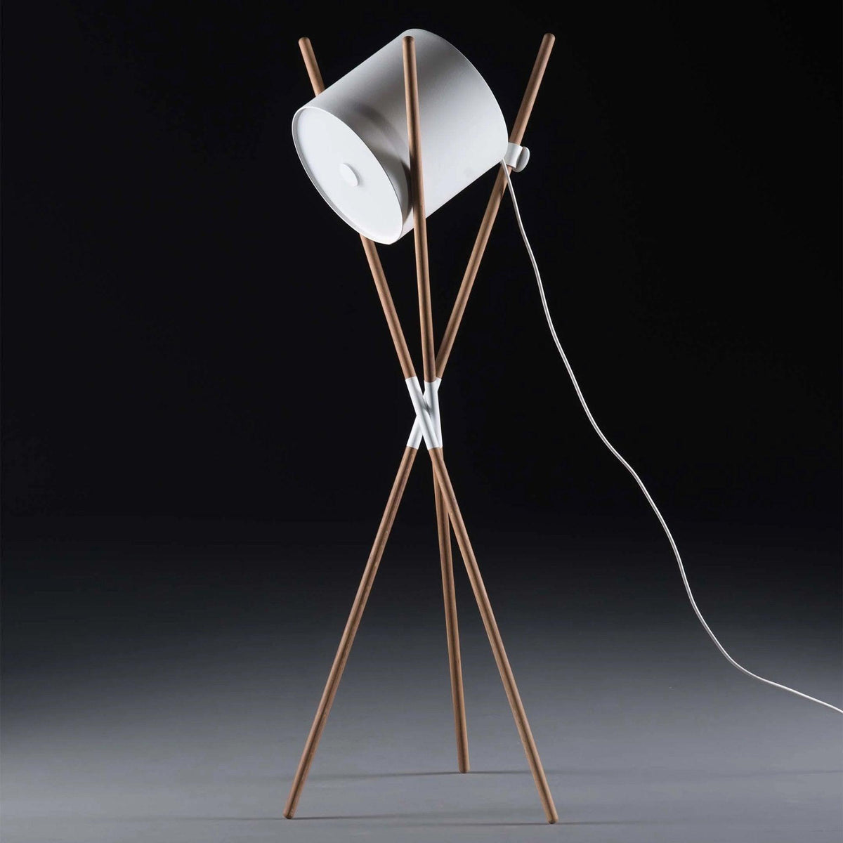 Syloena lampadar contemporan din lemn