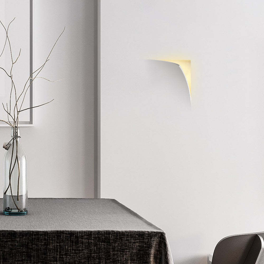 Aria aplică de perete modernă Recondusă din metal/Gips cu LED, alb
